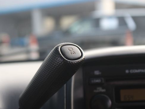 Used 2005 Honda CR-V EX image 25