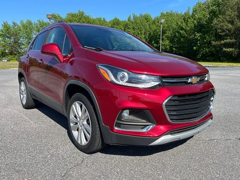 Used 2019 Chevrolet Trax Premier AWD/4WD image 10