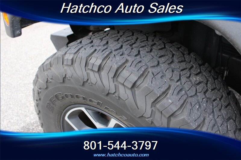 Used 2017 Jeep Wrangler Unlimited Sport w/ Connectivity Group AWD/4WD image 10