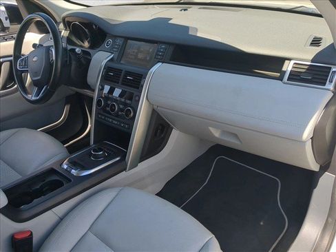 Used 2018 Land Rover Discovery Sport SE AWD/4WD image 22