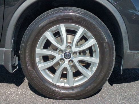 Used 2019 Nissan Rogue SV image 11