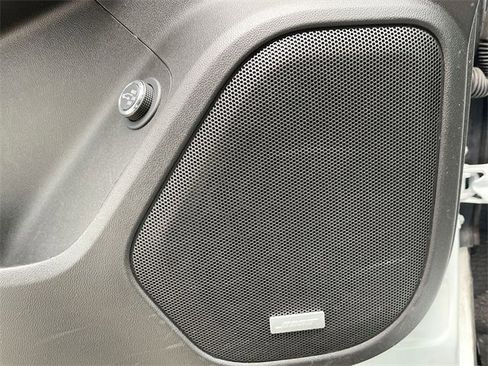 Used 2023 GMC Acadia SLT image 23