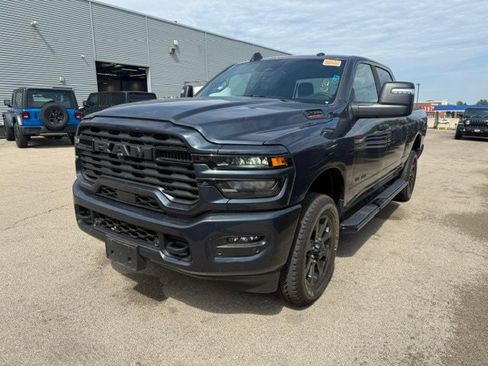 Certified 2025 RAM 2500 Big Horn AWD/4WD image 3