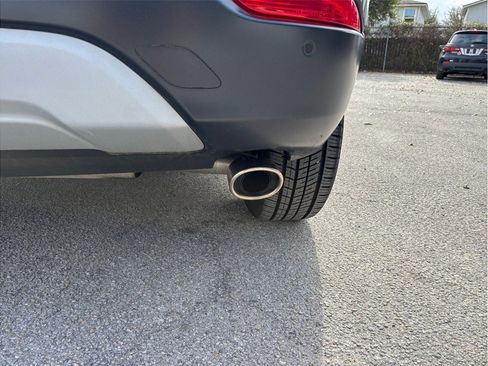 Used 2018 Buick Encore Premium image 17