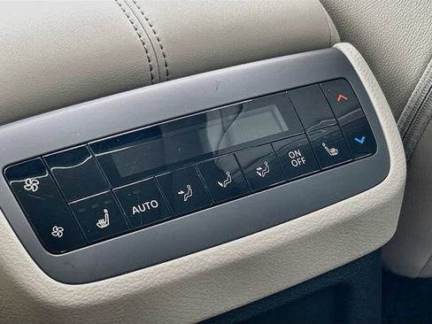 Certified 2024 Nissan Pathfinder SL w/ SL Premium Package FWD image 23