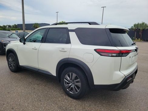 Certified 2023 Nissan Pathfinder SV w/ SV Premium Package AWD/4WD image 5