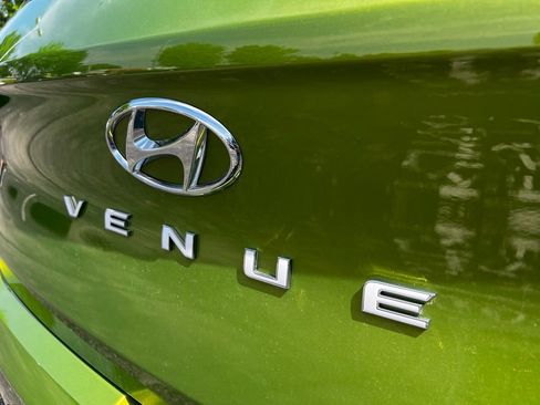 Certified 2024 Hyundai Venue SEL FWD image 12