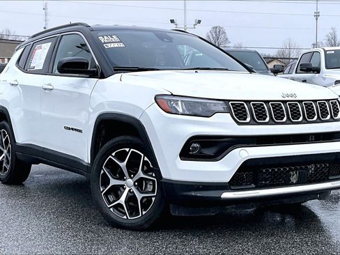 Used 2024 Jeep Compass Limited image 1