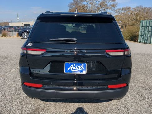 New 2025 Jeep Grand Cherokee Limited image 4