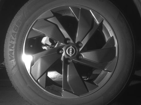 Used 2025 Nissan Rogue SV image 15