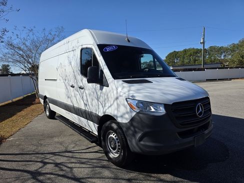 Used 2023 Mercedes-Benz Sprinter 2500 image 31