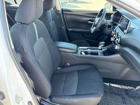Used 2024 Nissan Sentra SV FWD image 17