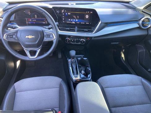 Used 2025 Chevrolet Trax LT w/ Driver Confidence Package image 15