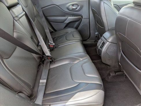 Used 2019 Jeep Cherokee Limited FWD image 20
