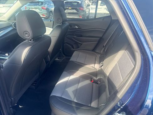 Used 2024 Chevrolet Trax LT w/ Sunroof Package image 21