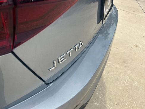 Used 2023 Volkswagen Jetta SE image 28