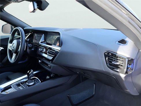 Used 2024 BMW Z4 M40i w/ Premium Package image 13