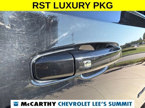 Used 2022 Chevrolet Suburban RST w/ Luxury Package AWD/4WD image 25