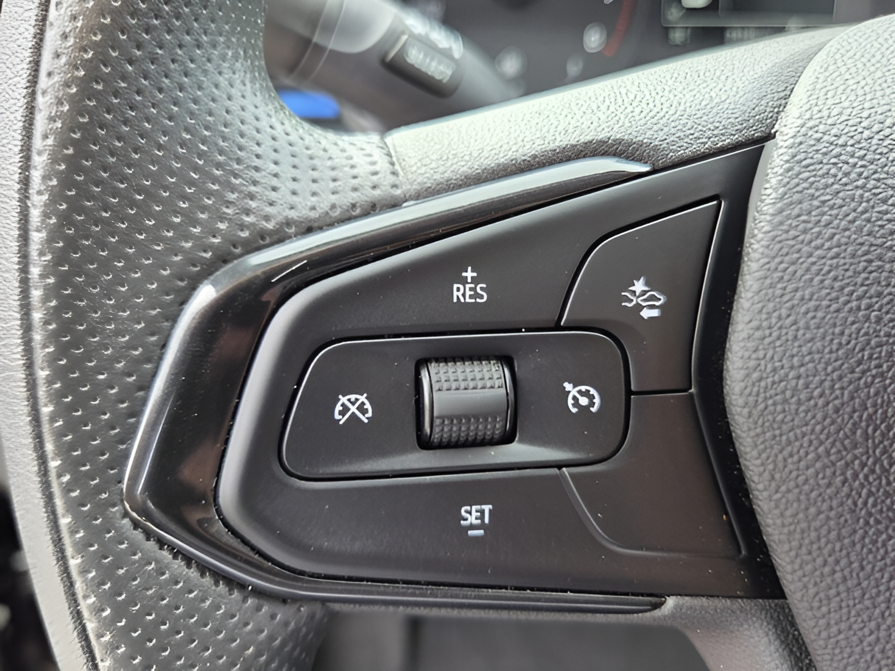 Used 2026 Chevrolet Trax LS FWD image 23