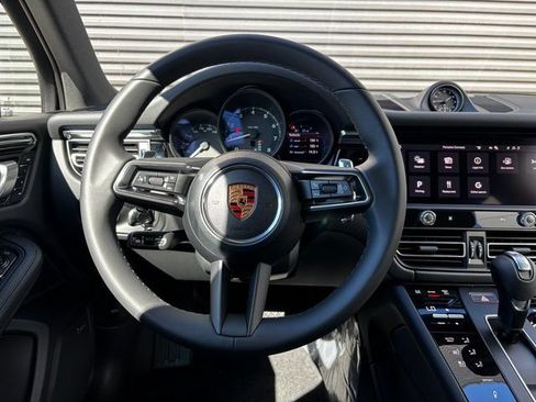 Certified 2026 Porsche Macan AWD/4WD image 14