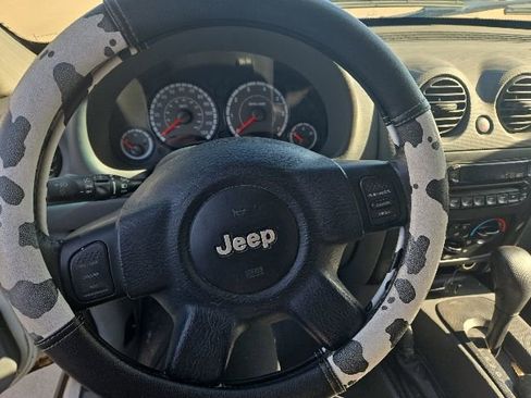 Used 2006 Jeep Liberty Sport AWD/4WD image 7