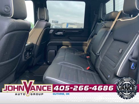 Used 2025 GMC Sierra 2500 AT4X AWD/4WD image 4