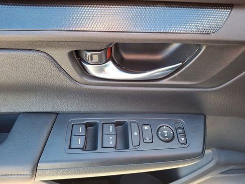 Used 2025 Honda CR-V EX image 13