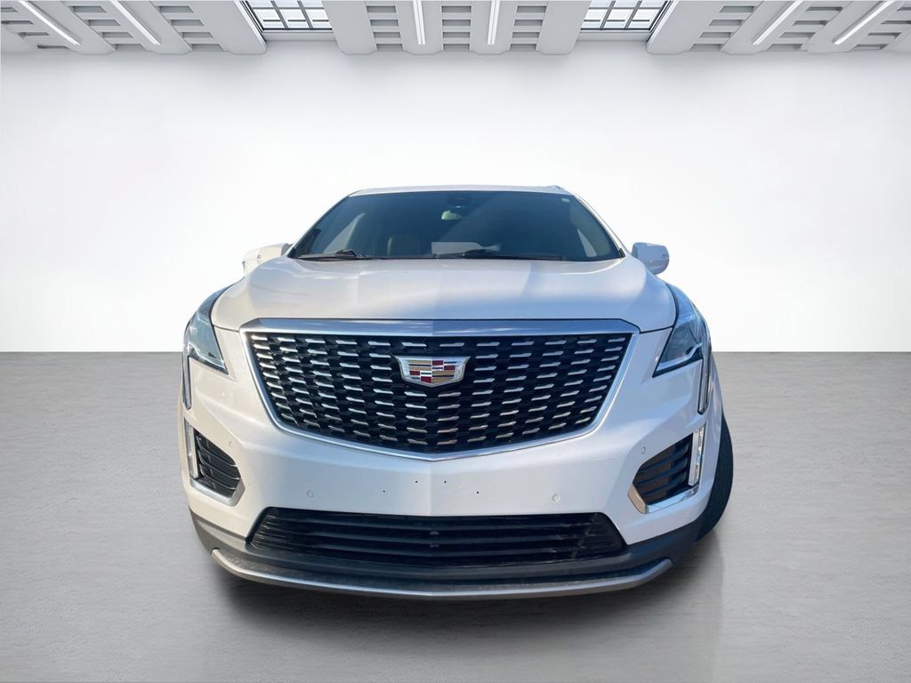 Used 2022 Cadillac XT5 Premium Luxury FWD image 2