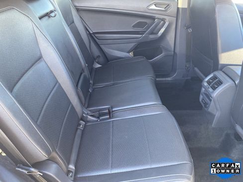 Used 2020 Volkswagen Tiguan SE image 14
