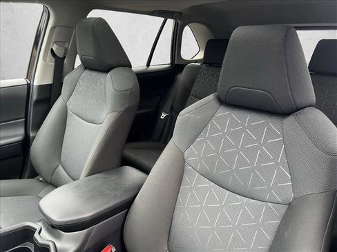 Used 2025 Toyota RAV4 XLE image 16