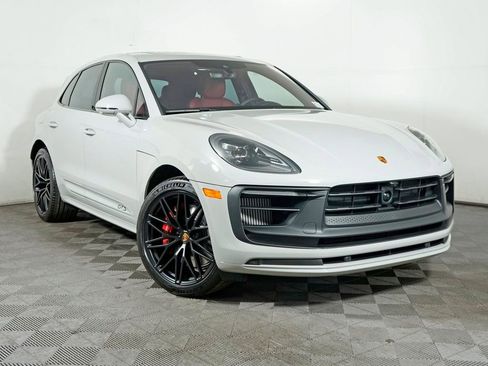 New 2026 Porsche Macan GTS image 9