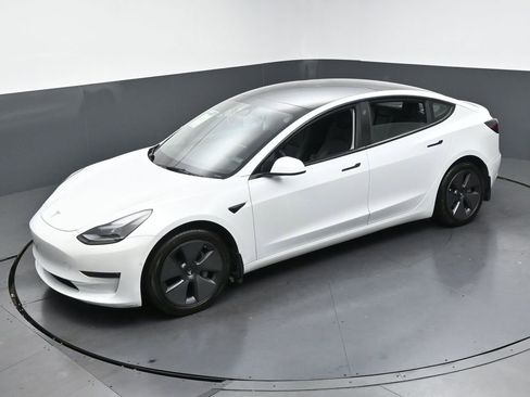 Used 2022 Tesla Model 3 Long Range AWD/4WD image 40