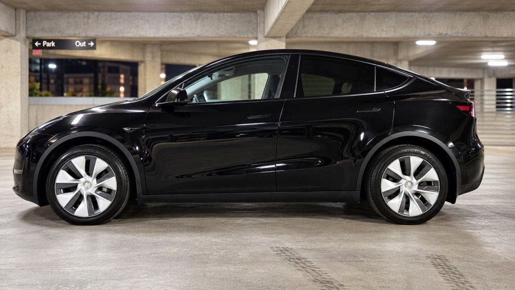 Used 2023 Tesla Model Y Long Range AWD/4WD image 42