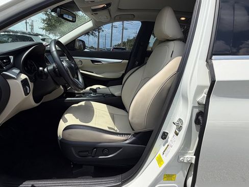 Used 2022 INFINITI QX50 Essential FWD image 11