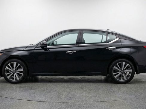 Used 2025 Nissan Altima 2.5 SV image 5
