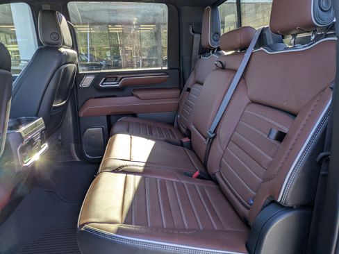 Used 2024 GMC Sierra 2500 Denali Ultimate image 14