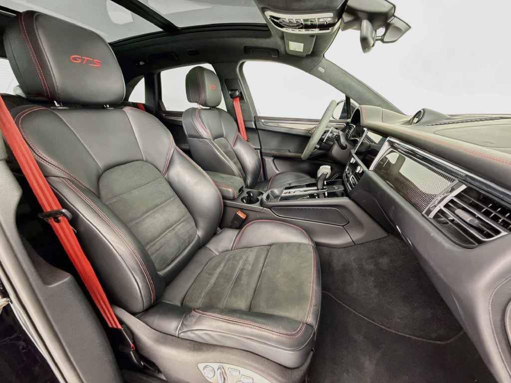 Certified 2024 Porsche Macan GTS AWD/4WD image 30