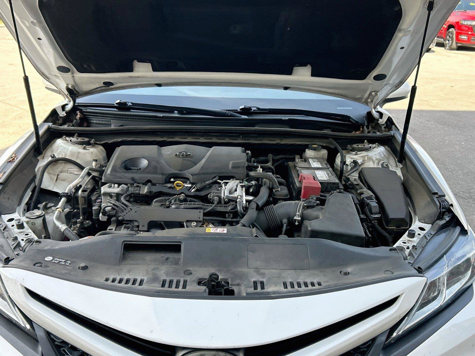 Used 2018 Toyota Camry SE w/ Moonroof Package FWD image 10