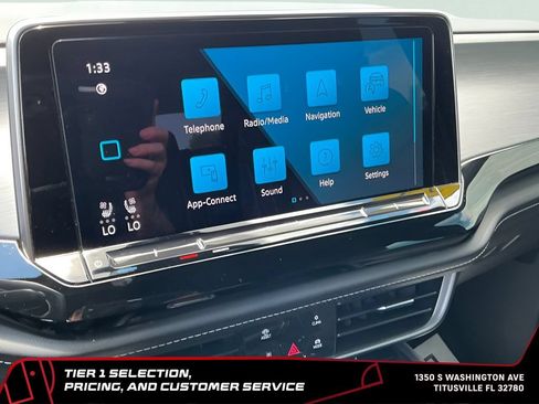 Used 2024 Volkswagen Atlas Cross Sport SE FWD image 34