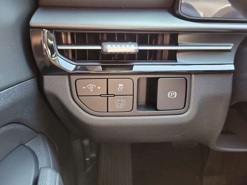 New 2026 Kia Sportage LX FWD image 24