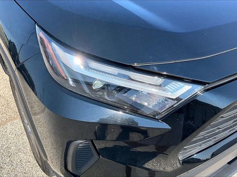Used 2024 Toyota RAV4 XLE FWD image 27