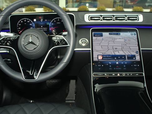 Used 2025 Mercedes-Benz S 580 4MATIC Sedan image 4