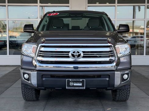 Used 2017 Toyota Tundra SR5 RWD image 4