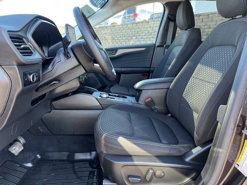 Used 2023 Ford Escape Active image 3