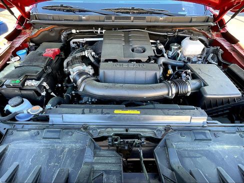 Used 2025 Nissan Frontier SV image 28