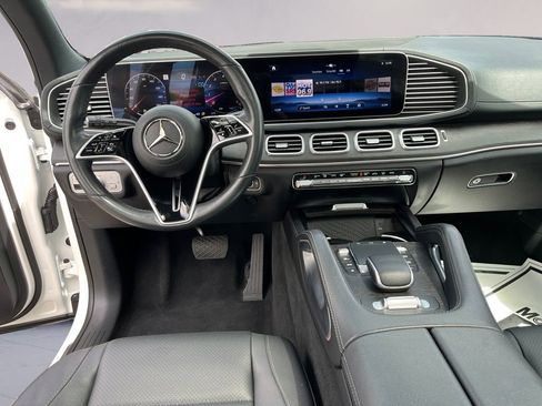 Used 2024 Mercedes-Benz GLS 450 4MATIC image 10