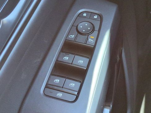 Certified 2025 Nissan Pathfinder SV AWD/4WD image 10