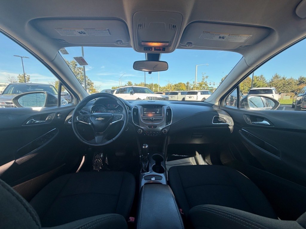 Used 2017 Chevrolet Cruze LT w/ Convenience Package FWD image 7