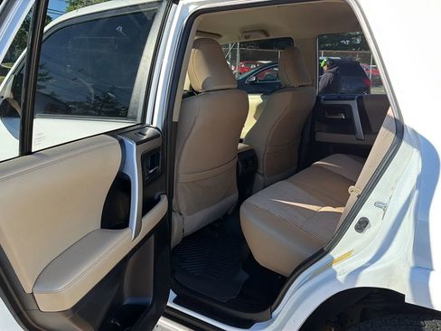 Used 2022 Toyota 4Runner SR5 AWD/4WD image 28