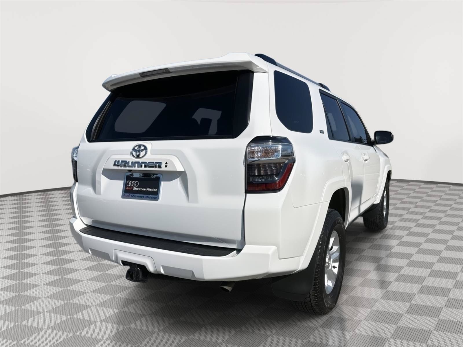 Used 2022 Toyota 4Runner SR5 RWD image 5